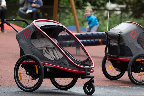 Bike trailer doubling up as a pushchair